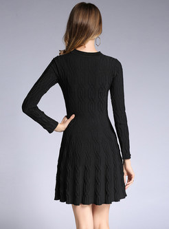Black Crew-neck Textured High-rise Pleated Knitted Dress 