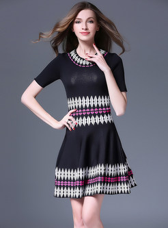 Black Round Neck Geometric Pattern Skinny Knitted Dress