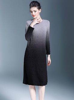 Color-blocked O-neck Long Sleeve Pleated Loose Dress
