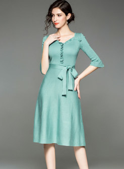 Elegant Green V-neck Half Sleeve Belted Knitted Dress