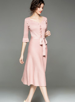 Elegant Monochrome V-neck Half Sleeve Knitted Dress