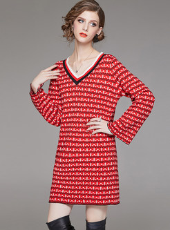 Color-blocked Heart Print Flare Sleeve Knitted Dress