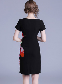 Black O-neck Short Sleeve Embroidered Sheath Dress