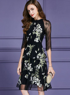 Elegant Black Lace-paneled Embroidery High Waist Dress