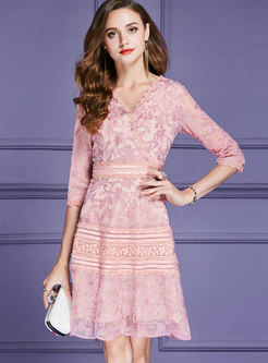 Sweet Pink V-neck Lace Stitching Knee-length Dress
