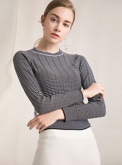 Fashion Black And White Striped Slim Pullover Sweater
