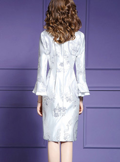 Chic V-neck Flare Sleeve Solid Color Jacquard Midi Dress