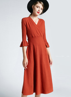 V-neck Flare Sleeve Slim Mid-claf Knitted Dress