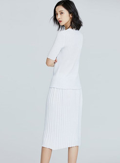 Casual O-neck Knitted T-shirt & Pleated Skirt