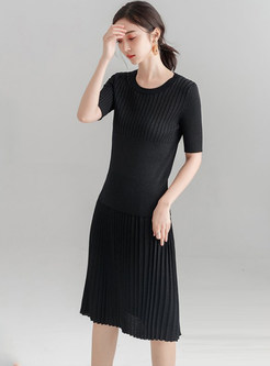 Casual O-neck Knitted T-shirt & Pleated Skirt