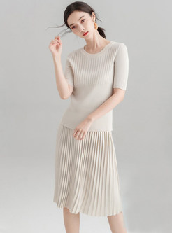 Pure Color O-neck Knitted T-shirt & Pleated Skirt