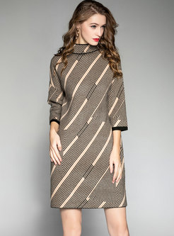 Brief Stand Collar Color-blocked Pullover Dress