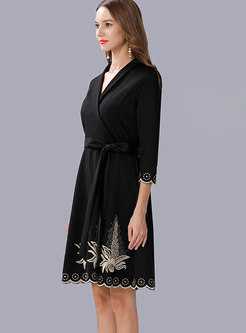 Black V-neck Plus Size Embroidered Knitting A Line Dress