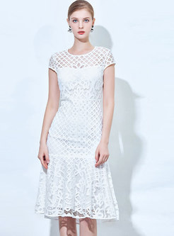 Elegant Lace-paneled Flouncing Hem Sheath Dress