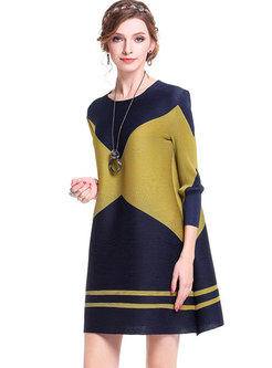 Fashion Crew-neck Three Quarters Sleeve Pleated Mini Dress 