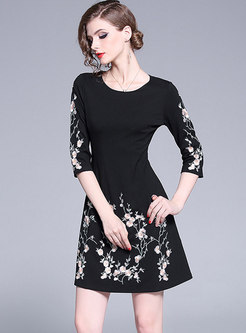 Autumn Elegant Black Embroidered Waist Dress