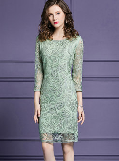 Fashion Green Plus Size Embroidered Lace Paneled Dress