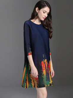Color-blocked O-neck Plus Size Pleated Mini Dress
