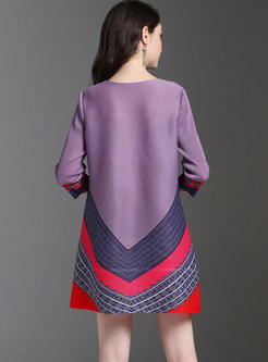 Color-blocked Plus Size Pleated Mini Loose Dress