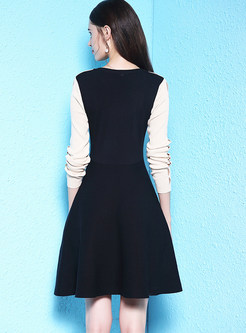 Chic O-neck Hollow Out Long Sleeve Splicing Knitted Dress
