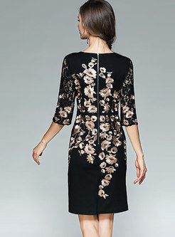 Chic Lace Embroidered Half Sleeve Sheath Dress