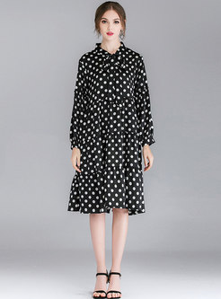 Oversize Polka Dot Tie-collar Knee-length Shift Dress