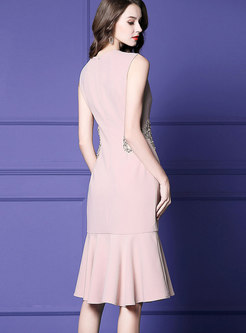 Fashion Sleeveless Beaded Knee-length Dress With Bowknot