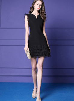 Trendy Black Sleeveless Mesh Stitching Mini Dress
