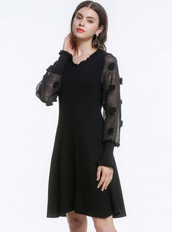 Black Lace Splicing V-neck Lantern Sleeve Knitted Skater Dress