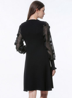 Black Lace Splicing V-neck Lantern Sleeve Knitted Skater Dress