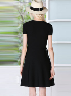 Stylish Black O-neck Gathered Waist Knitted Mini Dress