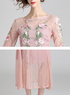 Vintage O-neck Half Sleeve Embroidered Maxi Dress