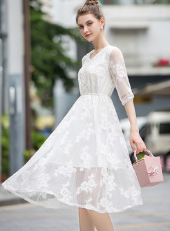 Brief White V-neck High Waist Slim Lace Dress