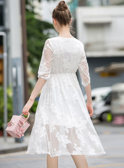 Brief White V-neck High Waist Slim Lace Dress