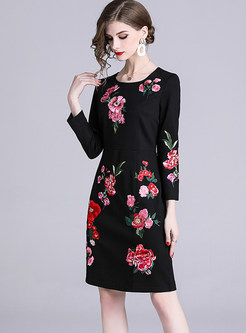 Vintage O-neck Long Sleeve Embroidered Bodycon Dress