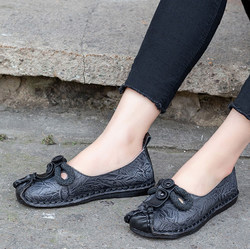 Ethnic Bowknot Round Head Leather Loafers