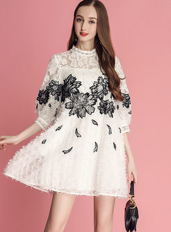 Lace Splicing Embroidered Shift Dress