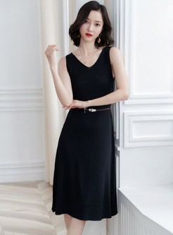 Brief Black Sleeveless Slim Knitted Dress
