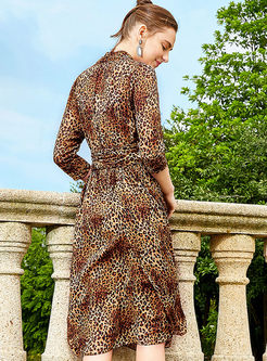 V-neck Half Sleeve Leopard Pleated Dress