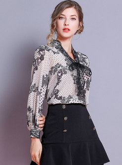 Lace Splicing Print Tie-collar Pullover Blouse