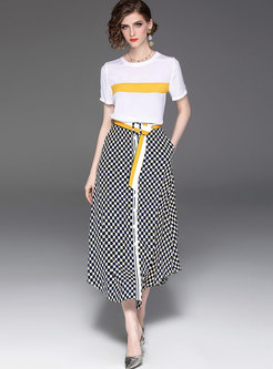 Color-blocked O-neck T-shirt & Plaid Belted Slit Skirt