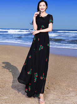 Trendy Black Embroidered Pullover Maxi Dress