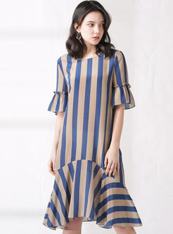 Color-blocked O-neck Flare Sleeve Striped Dress