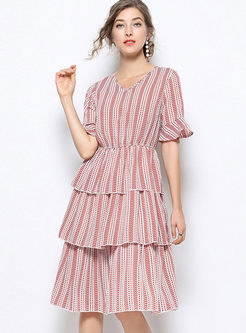 V-neck Short Sleeve Striped Cake Dress