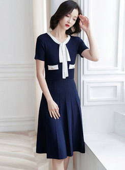 Elegant Color-blocked Tie-collar Slim Knitted Dress