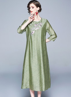 Green O-neck Half Sleeve Embroidered Shift Dress