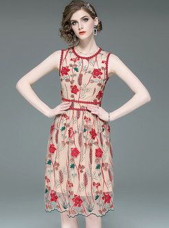 Chic Embroidered Sleeveless Slim Midi Dress