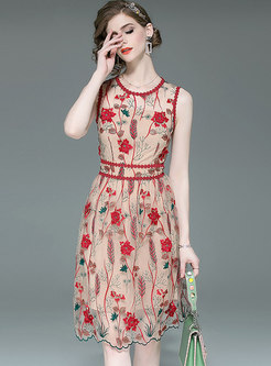 Chic Embroidered Sleeveless Slim Midi Dress