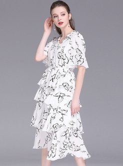 Stylish Falbala Print Flare Sleeve Tiered Dress