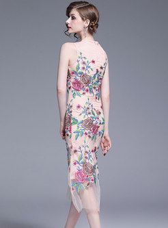 Elegant Embroidered O-neck Sleeveless Bodycon Dress